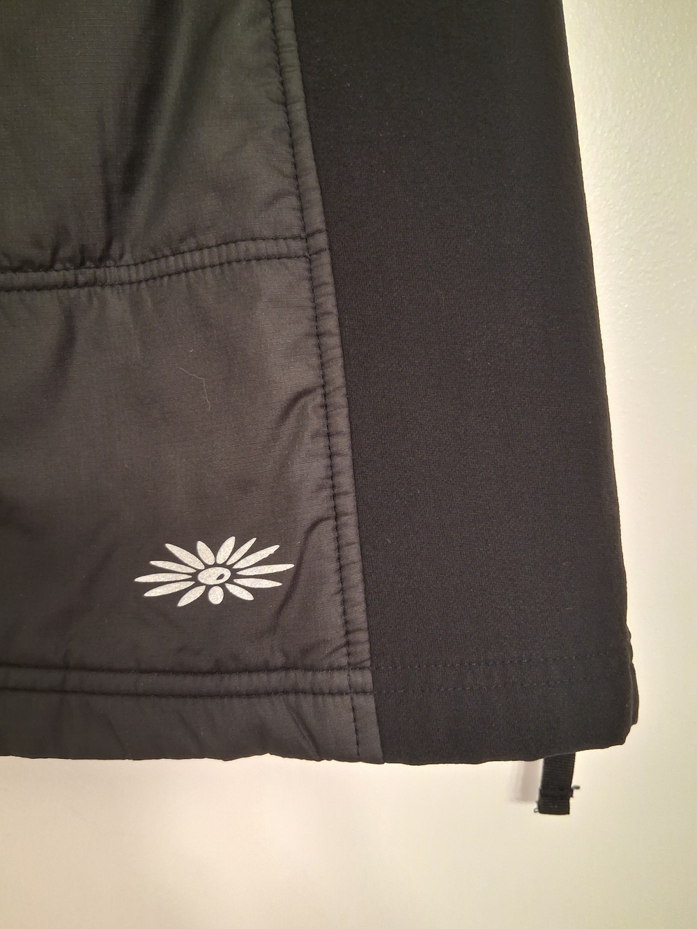 SKHOOP Ski-Style Black Insulated Mini Skirt Medium - Picture 6 of 7